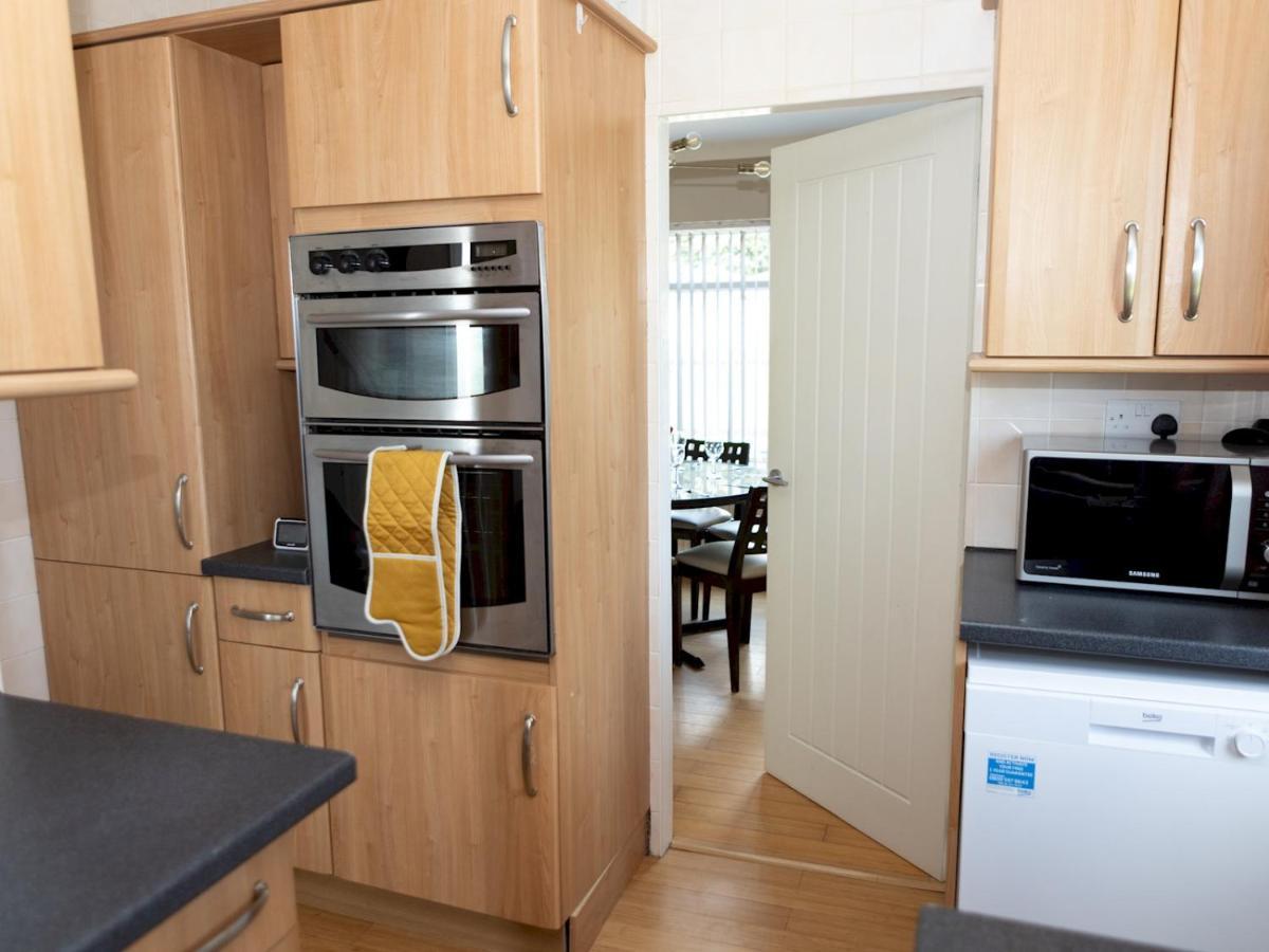 Pass The Keys Amazing 4 Bedroom Property- Hot Tub & Sea Views Scarborough Exterior foto