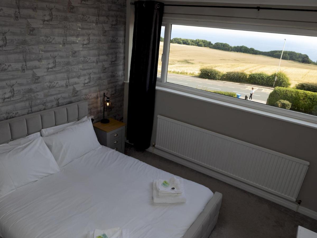 Pass The Keys Amazing 4 Bedroom Property- Hot Tub & Sea Views Scarborough Exterior foto