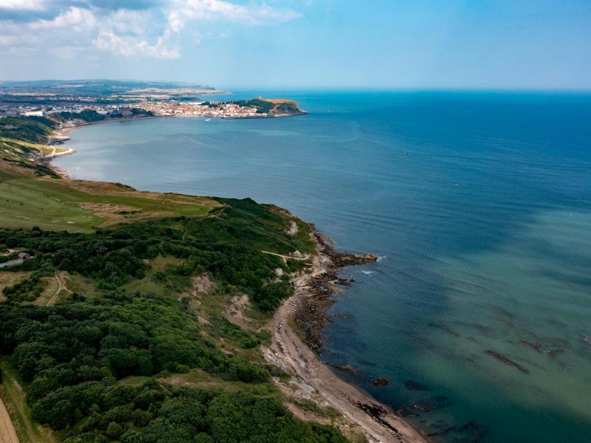 Pass The Keys Amazing 4 Bedroom Property- Hot Tub & Sea Views Scarborough Exterior foto